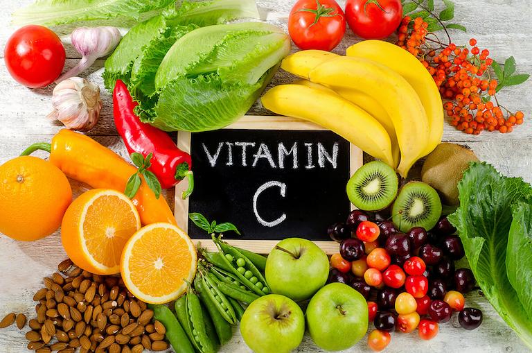 Vitamin C có tác dụng rất tốt đối với xương khớp