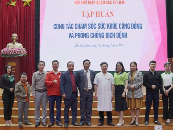 Bác sĩ Đông Phương Y Pháp (Thuốc Dân Tộc) tham gia tập huấn chăm sóc sức khỏe cộng đồng quận Bắc Từ Liêm