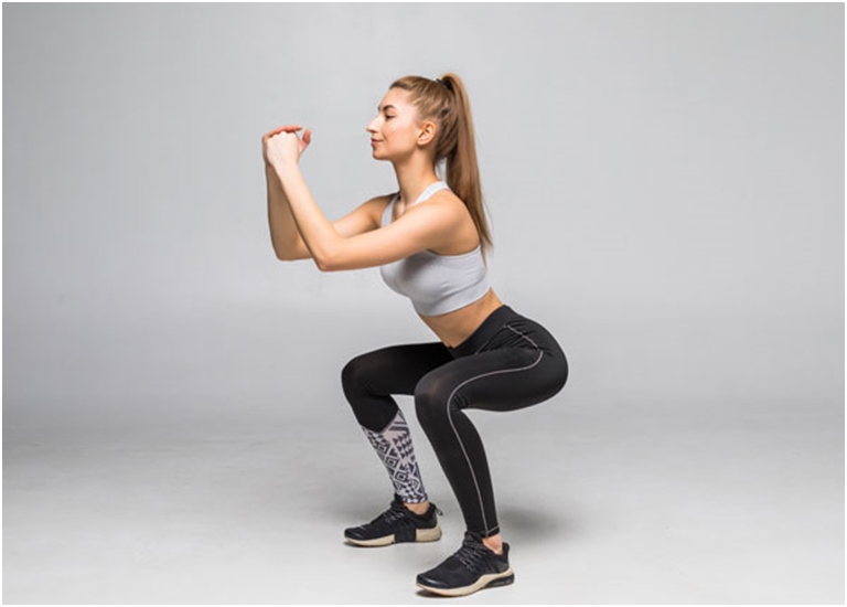 Tập Squat giúp giảm mỡ đầu gối hiệu quả