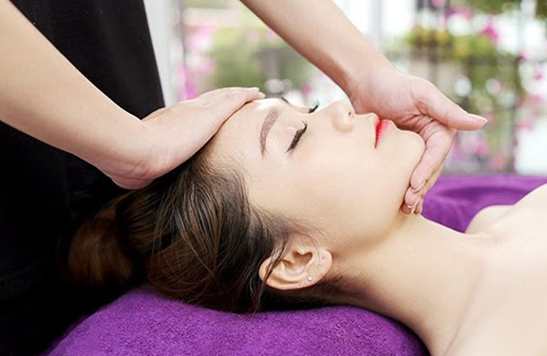 Massage huyệt Thừa Tương