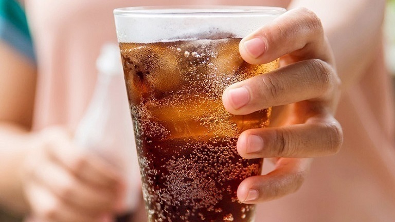 Sử dụng coca quá nhiều vào buổi chiều tối có thể gây mất ngủ