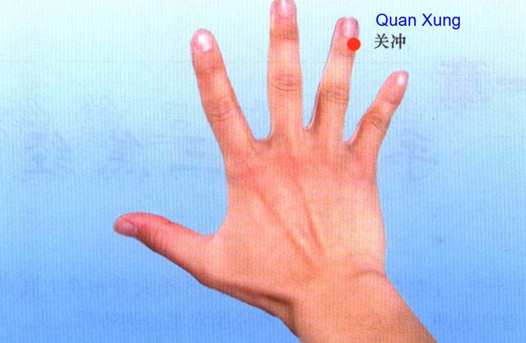 Huyệt Quan Xung giúp giảm mỡ và đào thải khỏi cơ thể