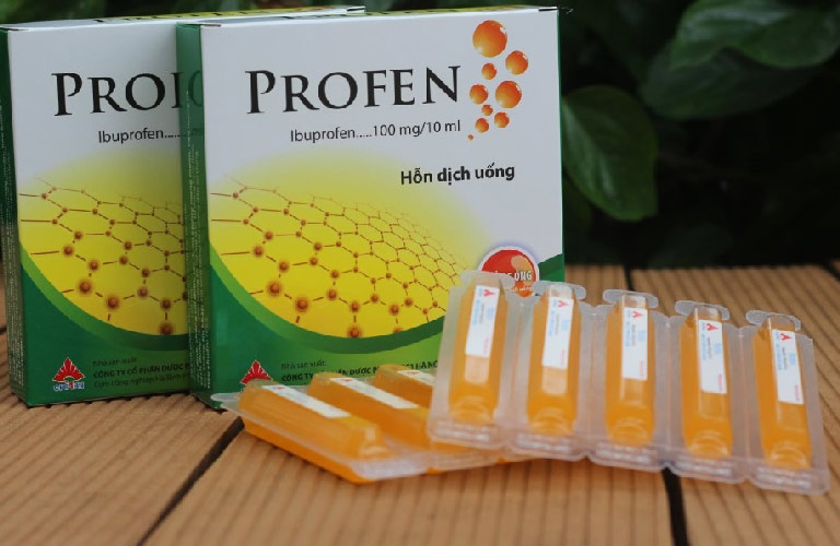 Gặp tác dụng phụ khi dùng Ibuprofen 100mg/10ml, hãy liên hệ bác sĩ ngay