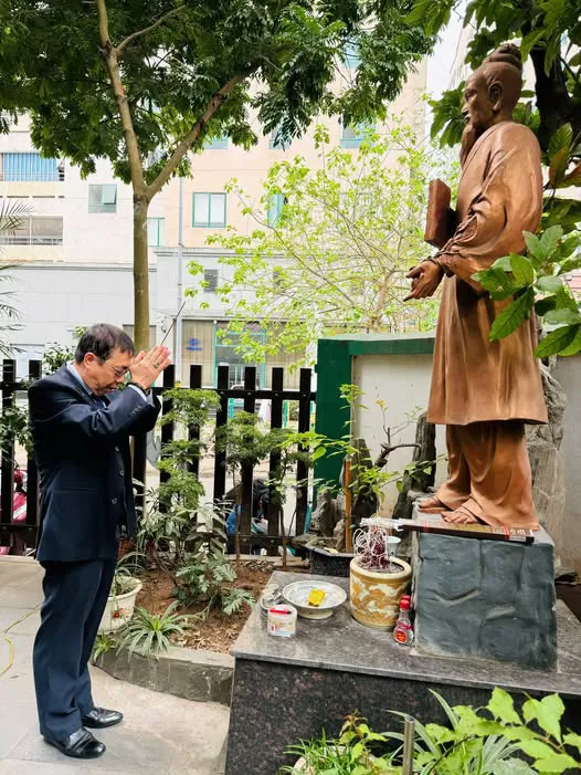 Cụ Lê Hữu Trác dạy "Chữa bệnh phải chữa từ gốc": Hậu duệ đời thứ 18 vẫn gìn giữ